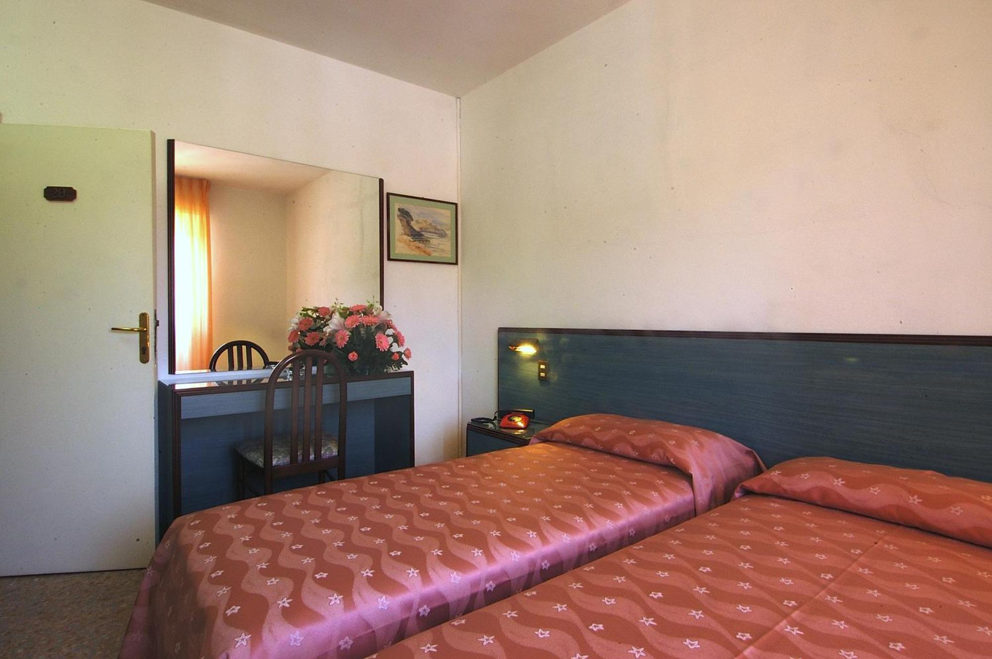 Frank'S Hotel Capoliveri  Bagian luar foto