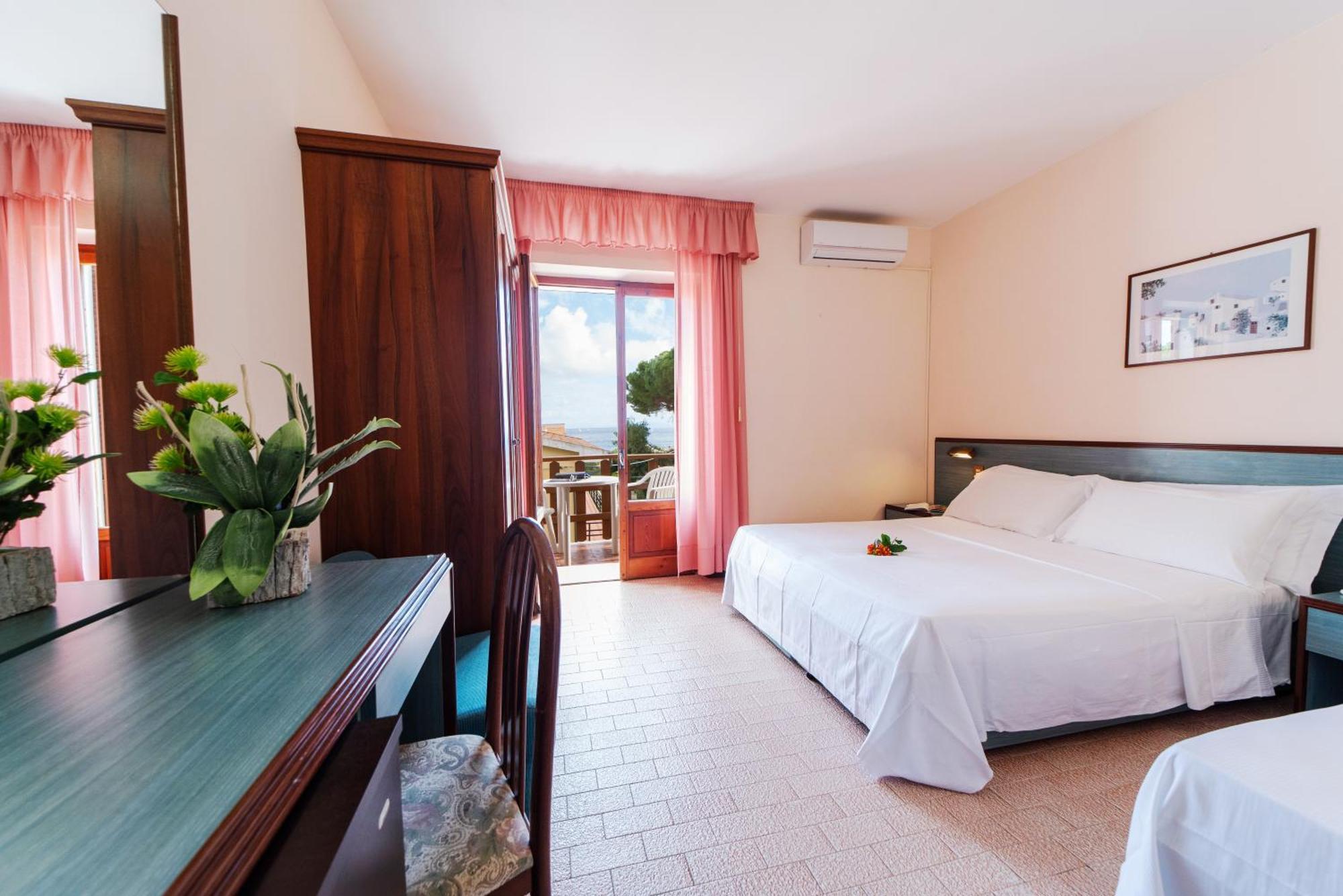 Frank'S Hotel Capoliveri  Bagian luar foto